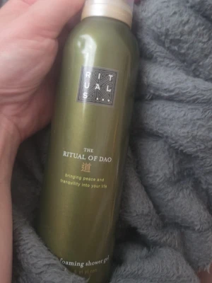 Rituals The Ritual of Dao duschgel - Grön foaming shower gel från Rituals, serien The Ritual of Dao. Oöppnade. Katt finns i hemmet. 200ml