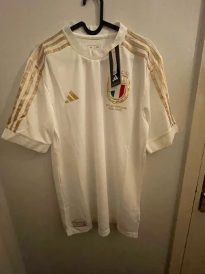 Fotbolls tröja  - Italien 🇮🇹  MEDIUM 