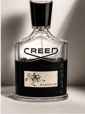 Ultra Lyx/Nische Parfymer / Dofter  - • Creed Aventus – ca 65–70ml kvar Äkta premiumbatch, mycket bra hållbarhet & projection Pris: 1450kr (nypris 3200kr)  • Comme des Garçons 2 – ca 60–65ml kvar Nischkvalitet, unik och långvarig doft Pris: 1100kr (nypris 2500kr)  • Mirage – 95ml (nästan full) Extrait de Parfum (högsta koncentration), extrem hållbarhet Amber / vanilj / musk Pris: 1850kr (nypris 2800kr)  • Ombré Nomade extrait (specialbeställd) exceptionell hög oljekoncentration håller i minst 24h. Pris: 2300kr (nypris 3400kr)
