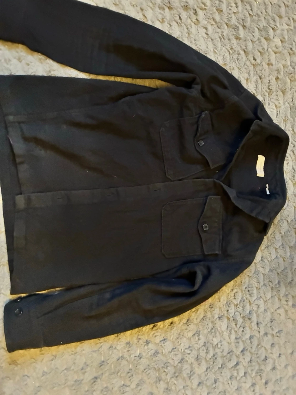 Svart overshirt med bröstfickor från Jack and Jones