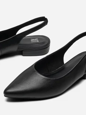 Skor - Ballerinaskor med slingback, oanvända därav inga defekter🤍2cm i klackhöjd