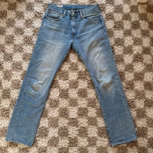 Levi's Premium 551™ Z ljusblå jeans - Säljer ett par Levi's Premium 551™ Z jeans i ljusblå tvätt. Normal passform. Superbra skick, säljes då dem blivit för små.