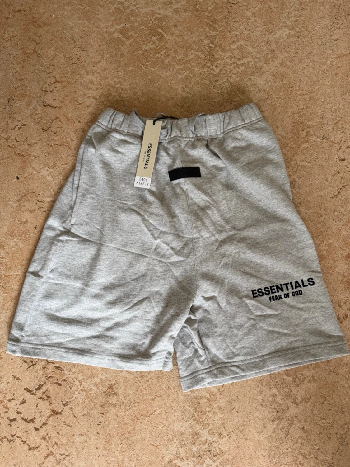 Grå Essentials Fear of God shorts - 1