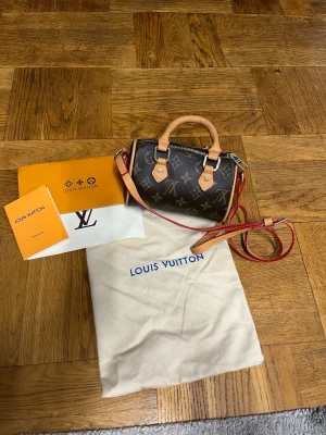 Louis Vuitton nanoi Speedy - Louis Vuitton nano speedy helt ny!! Ej äkta!!
