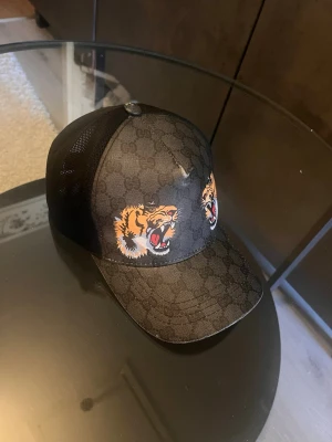 Svart keps  - Snygg keps, perfekt för sommaren.