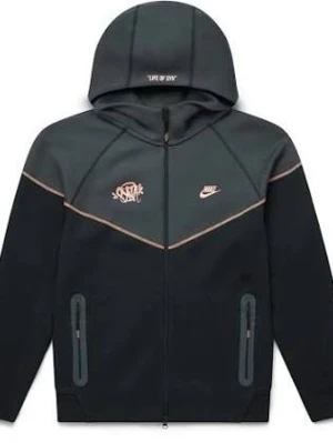Syna world nike tech hoodie - Oanvänd syna world nike tech Storlek M passar också L.