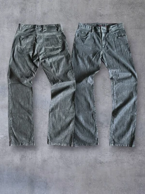 Alberto Jeans Relaxed Loose Vintage Fit Grey - Snygga Alberto jeans i storlek W32/L32.  Modell/Passform: Relaxed/Loose. Byxorna är i mycket bra skick och har en grå vintage färg. Alla mått finns på bild✅