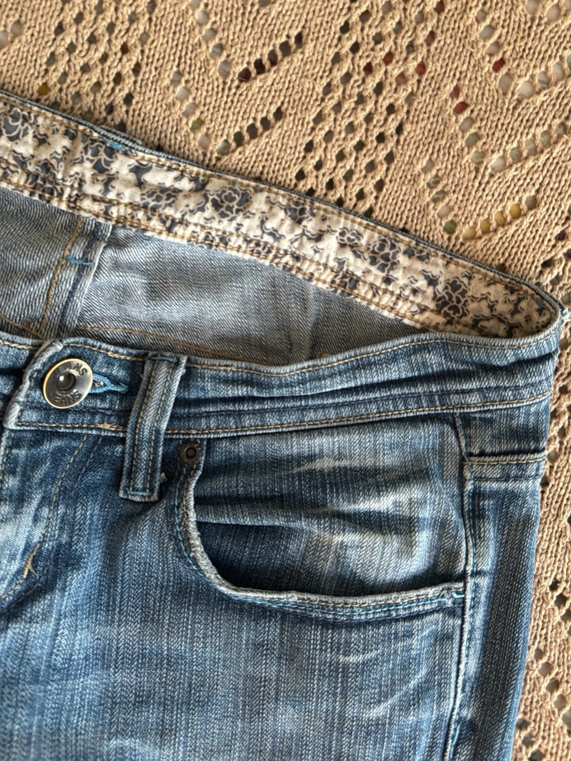 Blå bootcut jeans med slitningar - 3
