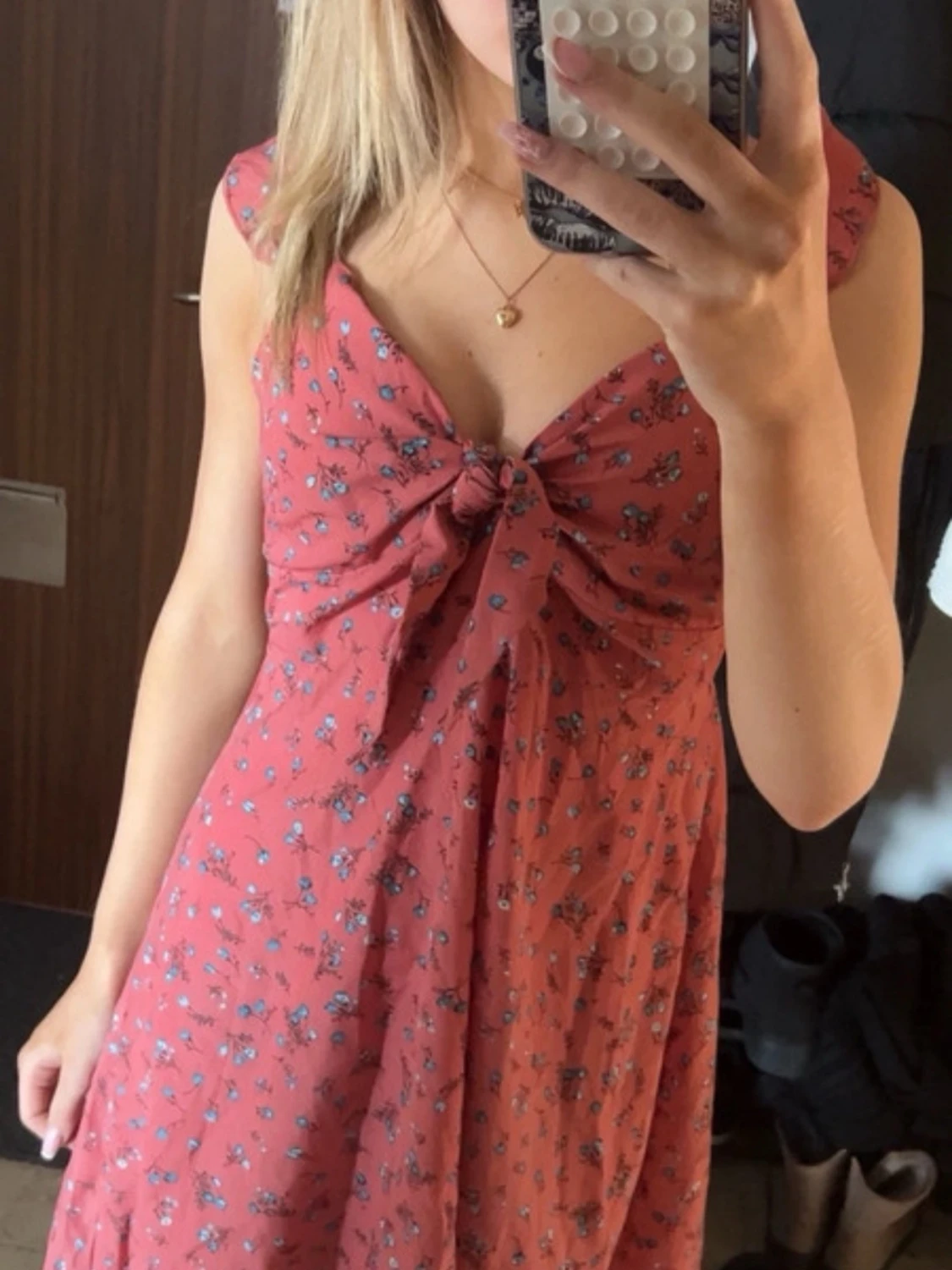 Blommig klänning  - 1