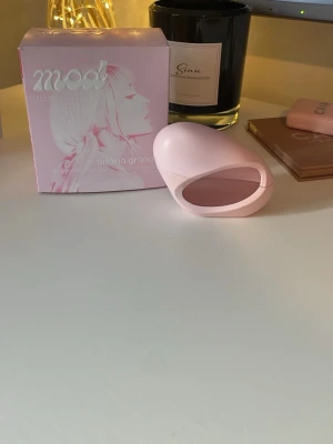 Ariana Grande Mod Blush parfym - Favvo Ariana Grande parfym. Köpte för 600💗30ml