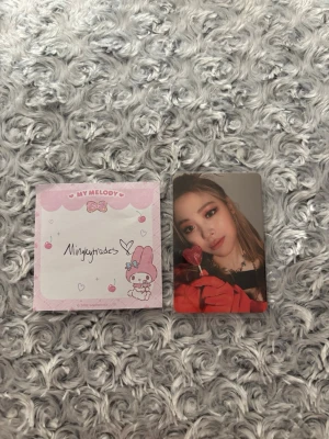 ryujin photocard - !! tar endast swish !! skickar gärna video på kortet + när jag postar om du frågar först 🤍 kan inte garantera att kortet är HELT fri från några märken, men visar såklart om det skulle vara så!