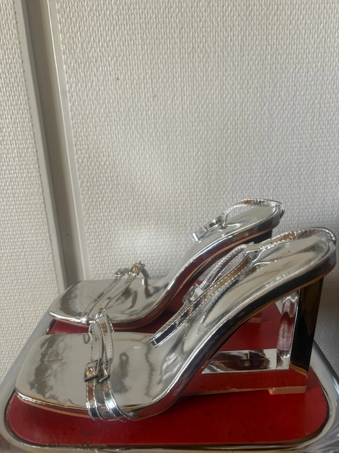 Silvriga pumps med fyrkantig tå - 4