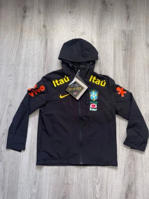 BrAziL windbreaker GORE-TEX - Brazil windbreaker, helt ny med tags. Finns i M och L