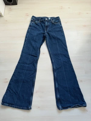 Heans - Supersnygga bootcut jeans💕