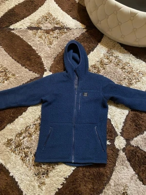  Haglöfs Fleece - Perfekt nu när de blir kallare och inte vill ha för stor/bulkig jacka! | Strl S, passar även M, kan passa L men blir tajt! | skick; 9,5/10 | Byten kan vara intressanta /Mvh Nitro👨🏽‍🎨