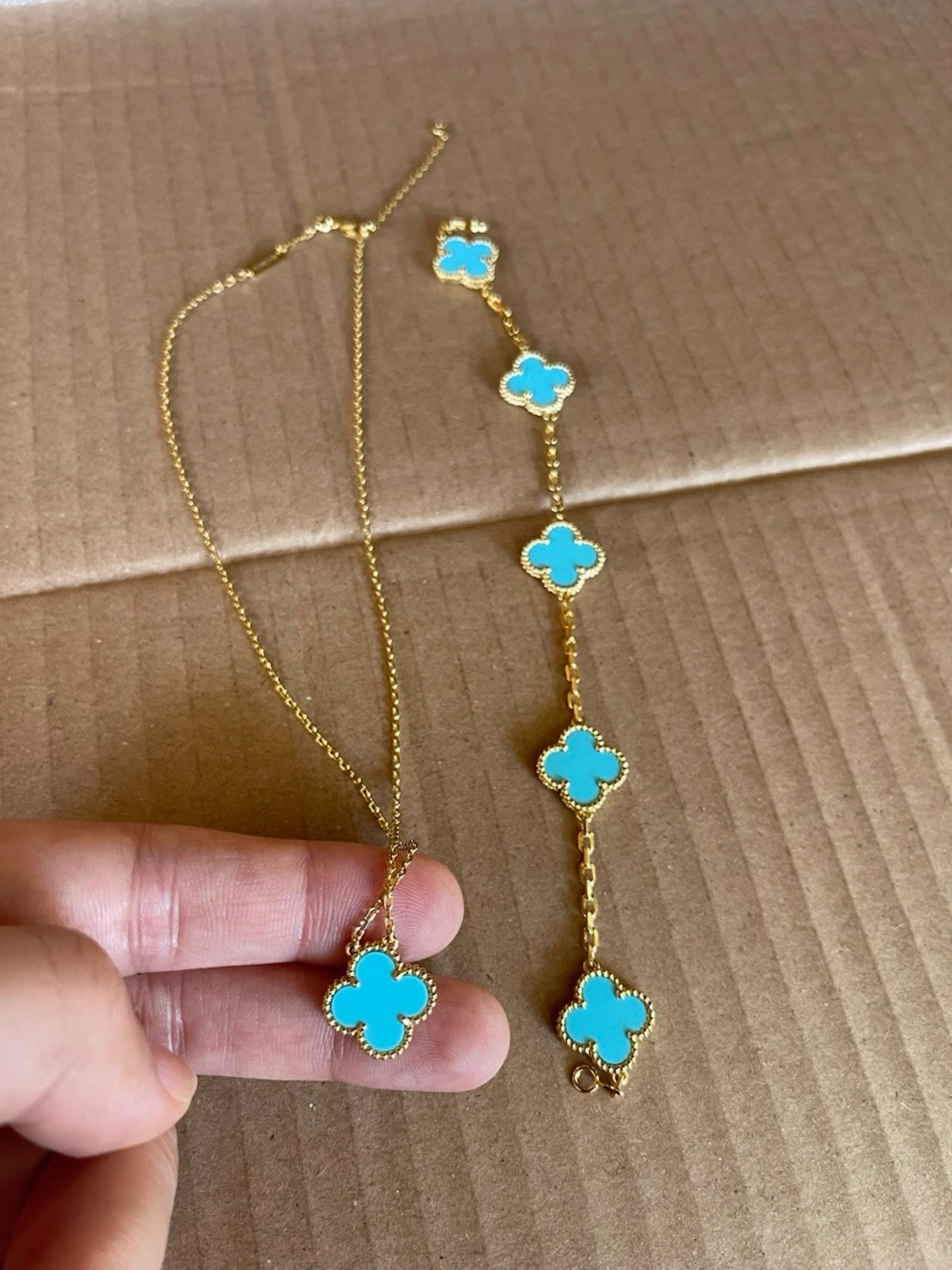 Guldpläterad halsband och armband  med turkos fyrklöver - 1