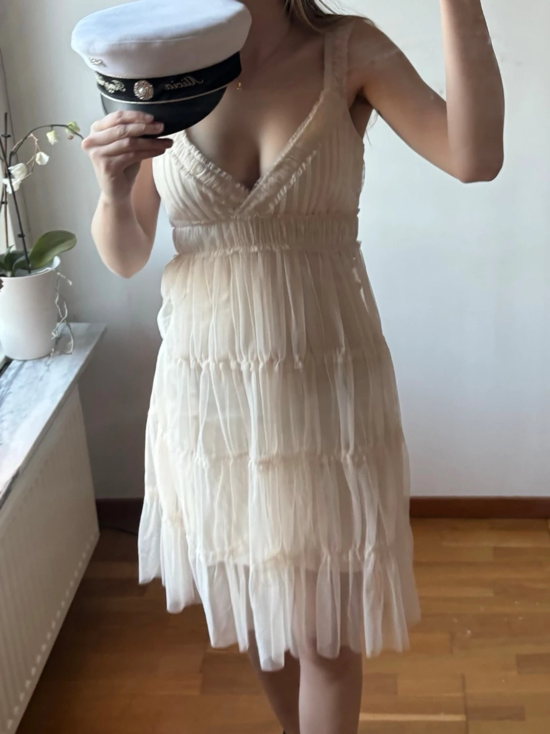 Ljus volangklänning - studentklänning  - 6