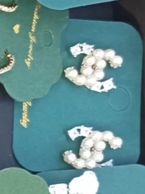 Örhängen  - Överge samlingen, utförsäljning till låga priser