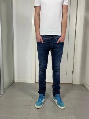 Dondup George Jeans  - Säljer nu dessa Dondup George jeans, skriv för fler bilder/frågor🙌🏼
