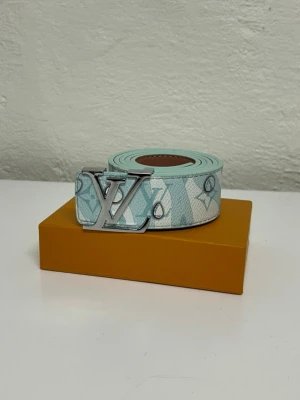 Lv Bälte  - Helt nytt aldrig använd. Storlek 110. Snabb frakt. Endast bälte.