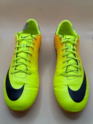 Nike Mercurial Vapor 9 Elite FG  - Lite yttre skavank vid häl området 