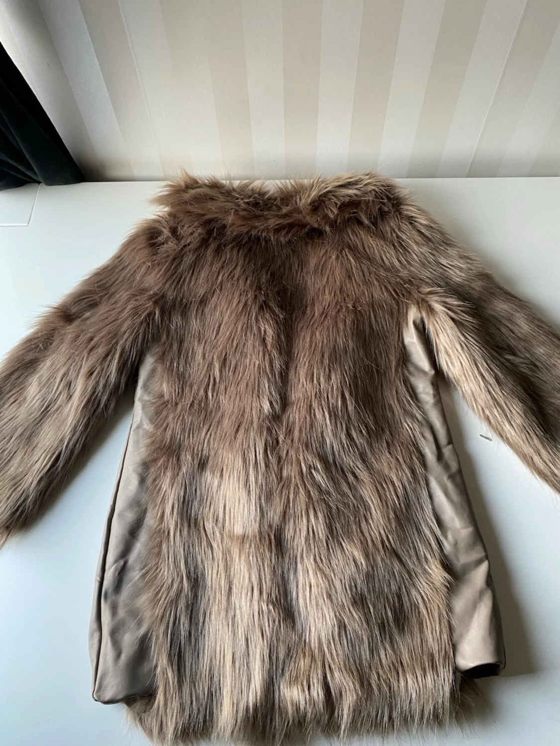 Brun fuskpäls kappa med foder - 3