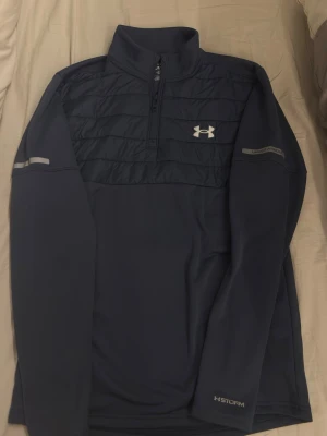 Under armour - Gym tröja skulle jag säga jätte skön Matrial