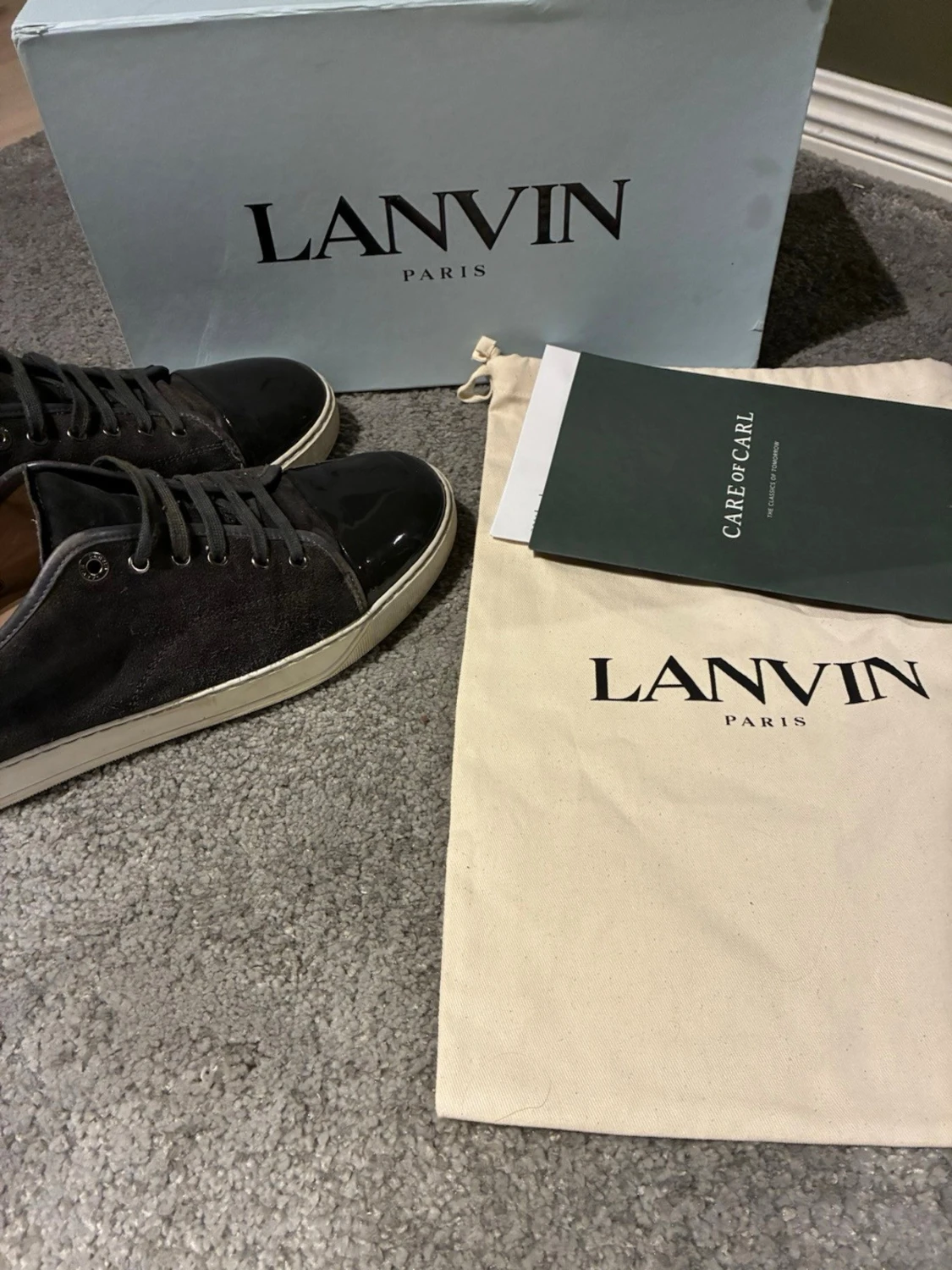 Gråa Lanvin sneakers i mocka och lack - 1