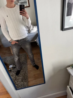 Ralph Lauren tröja - Snygg vit Ralph Lauren tröja  | Kanon skick | Modellen på bilden är 182 och väger 70 kg | P099