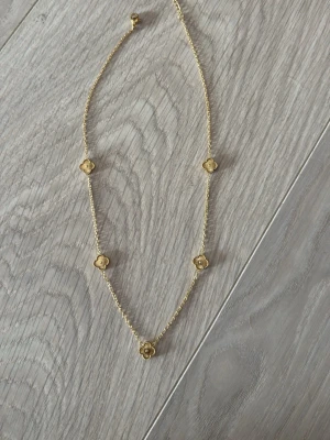 Halsband  - Guld färgat halsband 