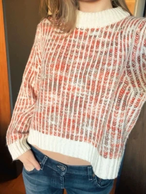 Stickad tröja  - Jättesöt stickad tröja från object. Skriv privat för fler bilder eller frågor