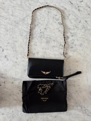 NY Zadig And Voltair väska - Snabb affär funkar! Helt ny oanvänd skick💕kommer  med dustbag och bubble wrap, (ingen kvitto) Kan gå ner i pris vid snabbfär! hör av dig för mera bilder eller om du har funderingar🫶