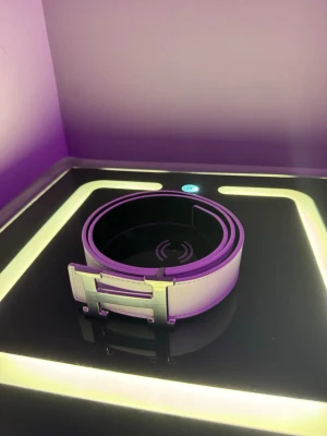 Vitt  skärp med H-spänne - En till 105 cm!