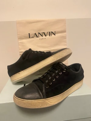 Lanvins skor  - Shyssta Lanvins till salu. Skorna har lite slitage, men är fullt användbara. Pris kan diskuteras vid snabb och smidig affär storlek 44-45 Uk 10 (OBS BOX INGÅR EJ)