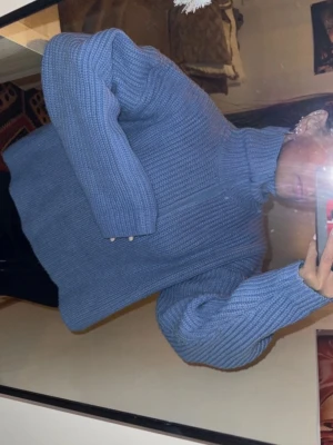 Chunky knit sweater - Jättesnygg blå stickad tröja med half zip 💙💙💙