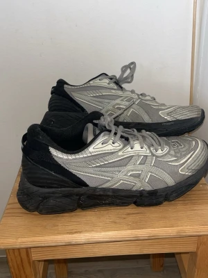 Asics x CP company skor - Asics x CP company skor säljer dessa skor på grund av jag inte använder de mer. Bra skick de behöver ba en tvättas! Storlek 43,5. Pris kan diskuteras !