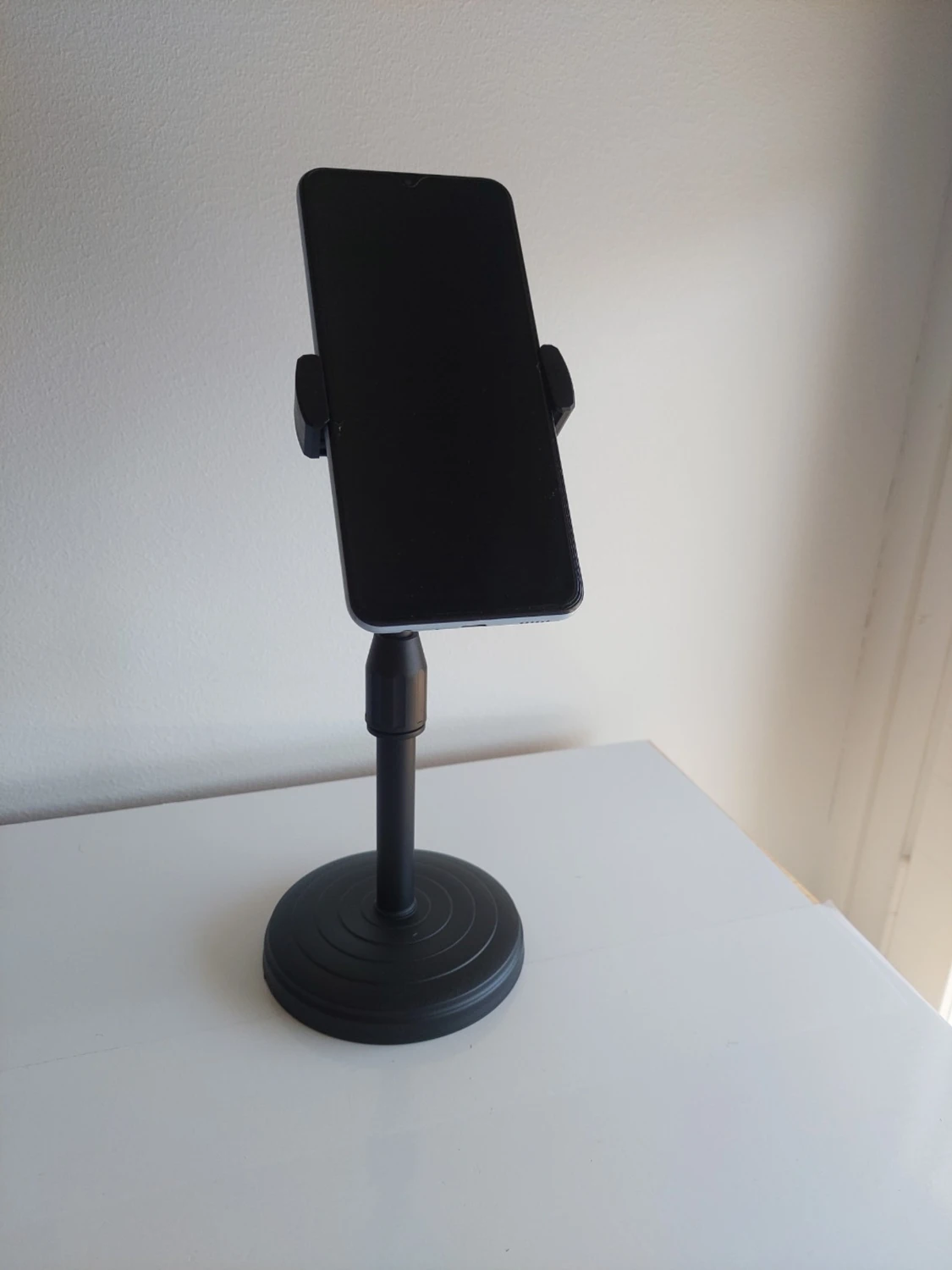 Svart mobilhållare med justerbar arm - 2