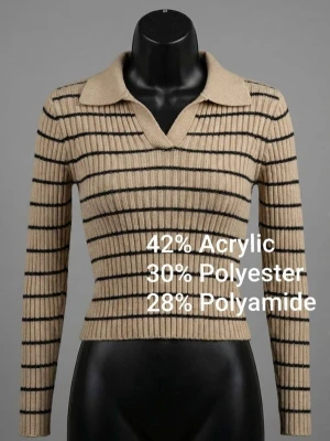 Beige stickad tröja med krage Shein - Trendig beige stickad tröja från Shein med svarta horisontella ränder, klassisk krage och v-ringning. Tillverkad i 42% akryl, 30% polyester och 28% polyamid. Långärmad och ribbstickad för en snygg och bekväm passform.
