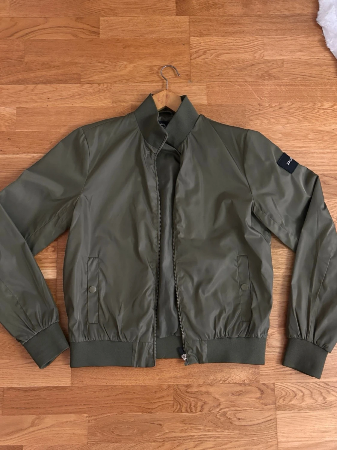 Olivgrön bomberjacka 