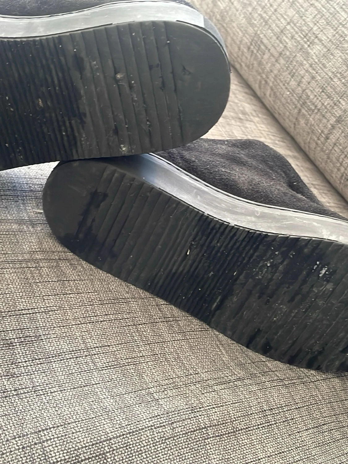 Svarta sneakers med dragkedja Axel Arigato Pris kan diskuteras