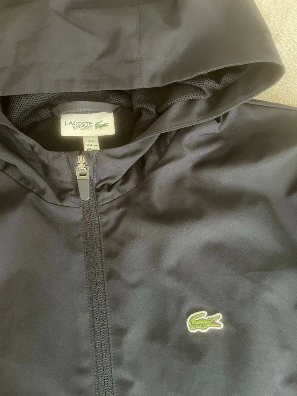 Mörkblå vindjacka från Lacoste  - 2