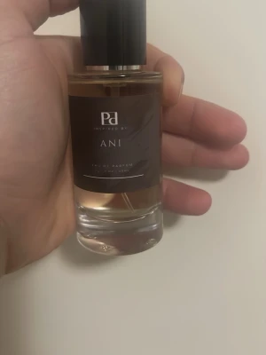 Pd Ani Eau de Parfum 50 ml -  Ani Eau de Parfum från Perfume Drops är en elegant parfym . 50ml, ny pris kostar 349kr