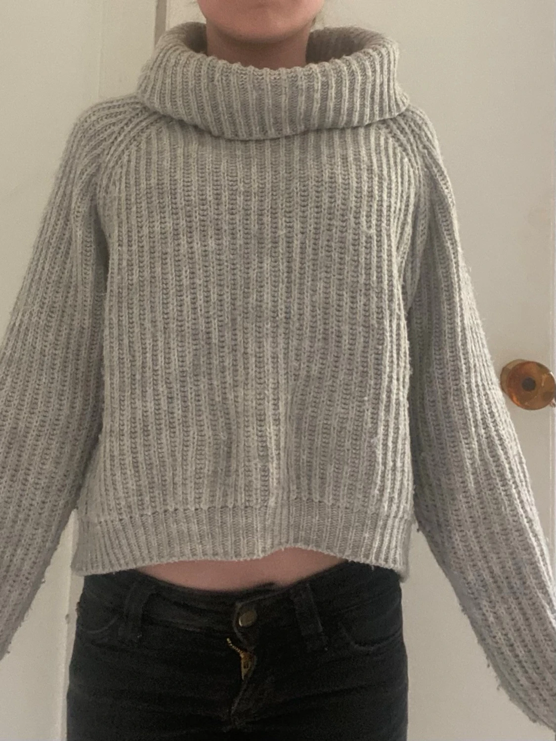 Grå stickad polotröja
