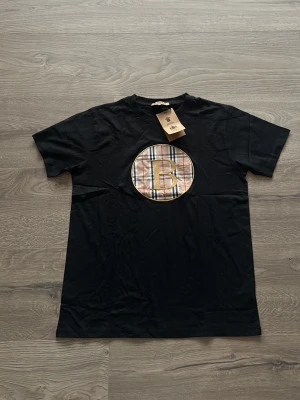 Burberry T-shirt  - Helt ny 