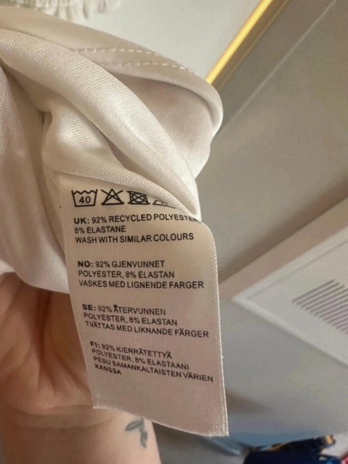 Vit kortklänning med snörning - 3