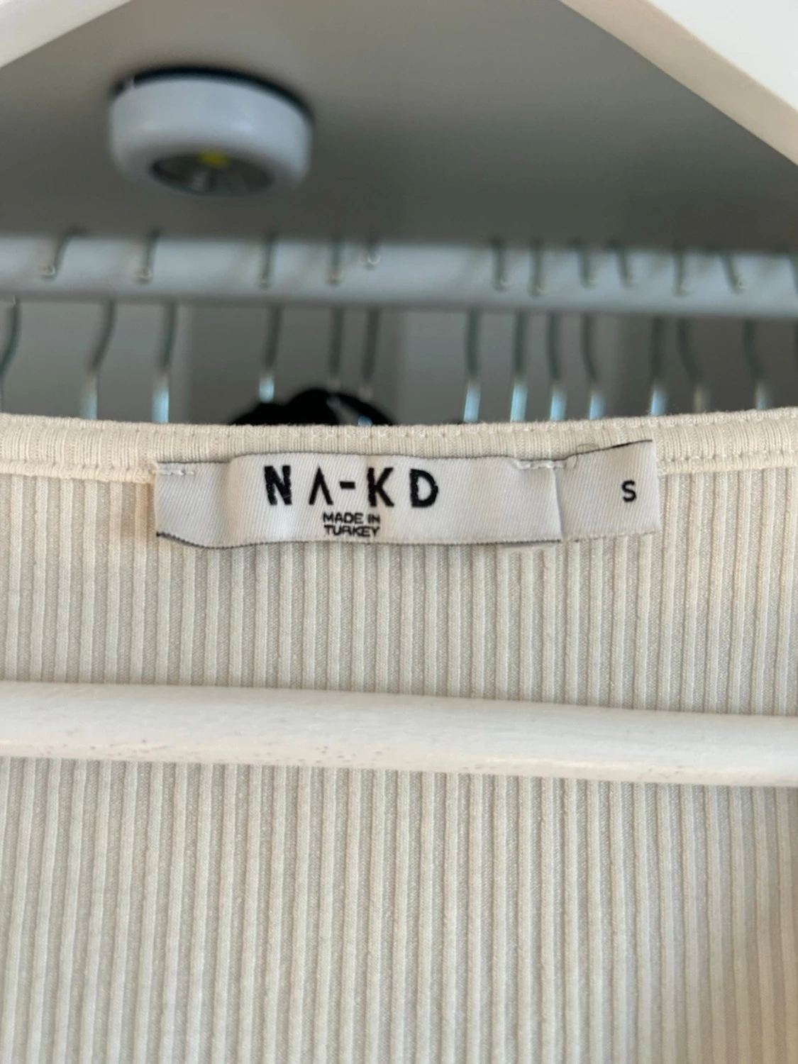 Ribbad croppad topp från NA-KD - 1