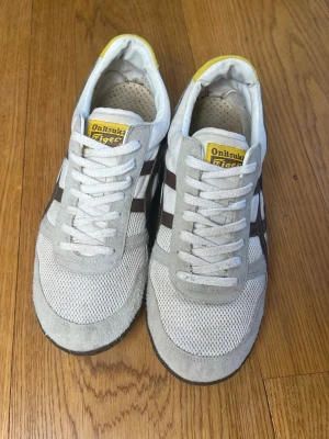 Onitsuka tiger skor - Feta skor från Onitsuka tigers i storlek 42,5. Mycket bra skick, skriv vid eventuella funderingar😁