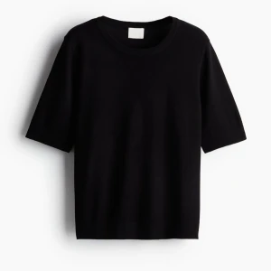 Tröja - Jättesnygg kortärmad tröja från h&m😍