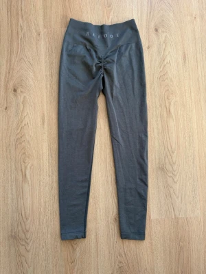 Relode thights prime scrunch  - Använda vid 1 tillfälle så nyskick! (Se bilder)  Storlek S  Färg: grå  Se mina övriga Relode annonser 🤗