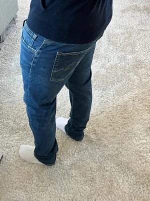 Replay Grover Jeans - Replay Jeans | Bra skick | Storlek 33/32 | Pris - 499kr | Modellen är ca 180cm lång | Hör av dig vid minsta fråga eller fundering!!